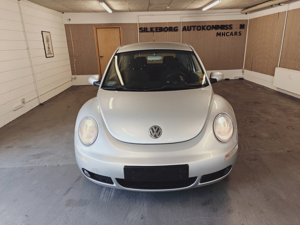 VW New Beetle 1,6 Trendline 2d