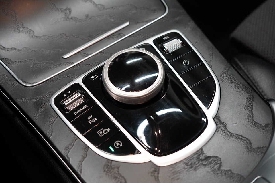 Mercedes C220 d 2,0 AMG Line stc. aut. 5d