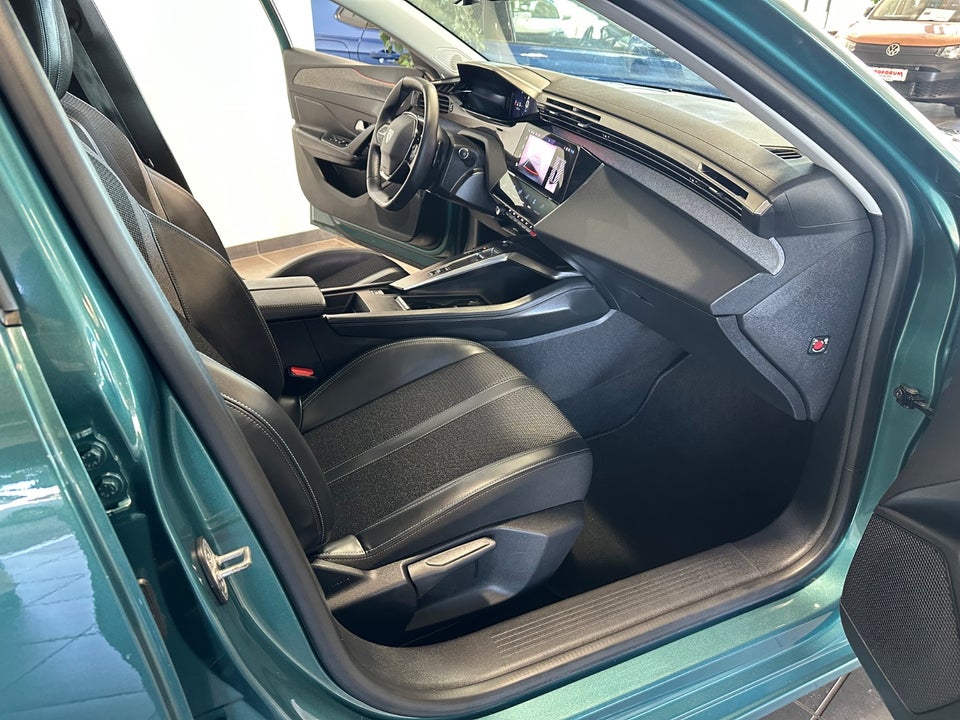 Peugeot 308 1,5 BlueHDi 130 Allure Pack SW EAT8 5d