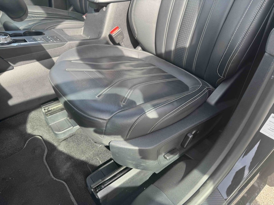 Ford Kuga 2,5 PHEV Vignale CVT 5d