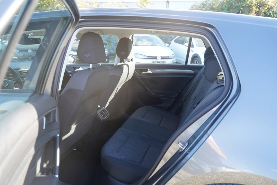 VW Golf VII 1,5 TSi 130 Comfortline DSG 5d