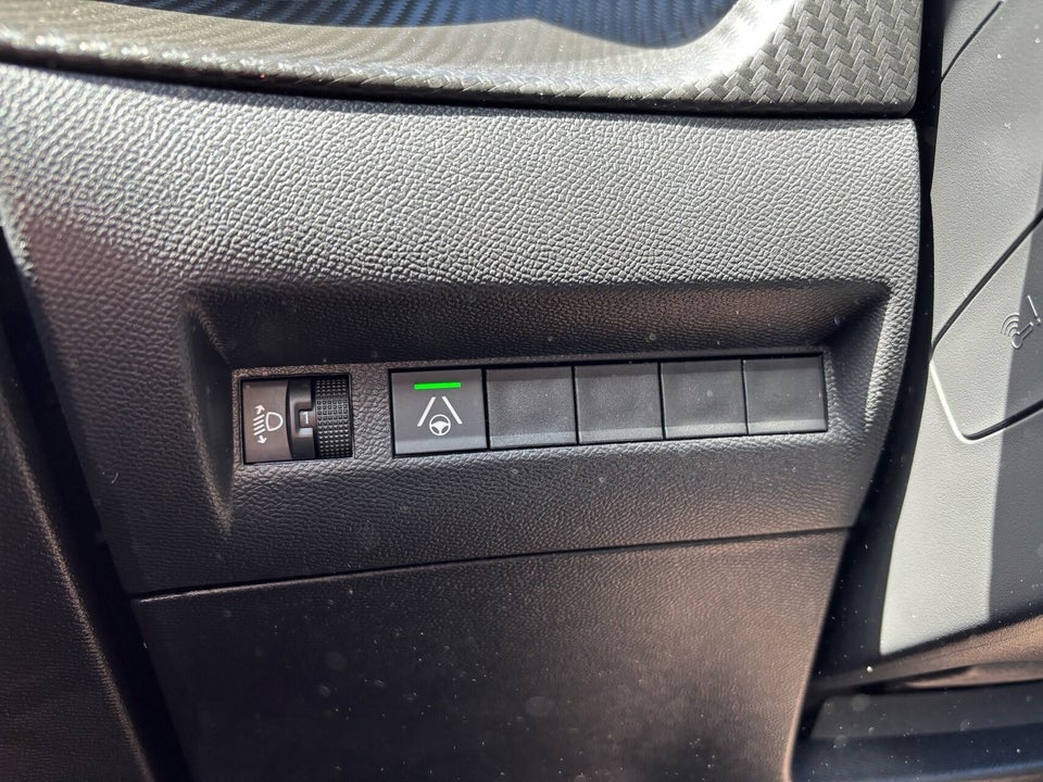 Peugeot 2008 1,2 PureTech 130 Allure EAT8 5d