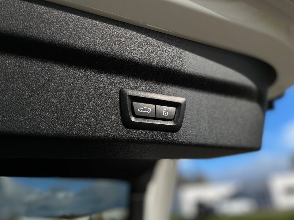 BMW iX2 xDrive30 M-Sport 5d