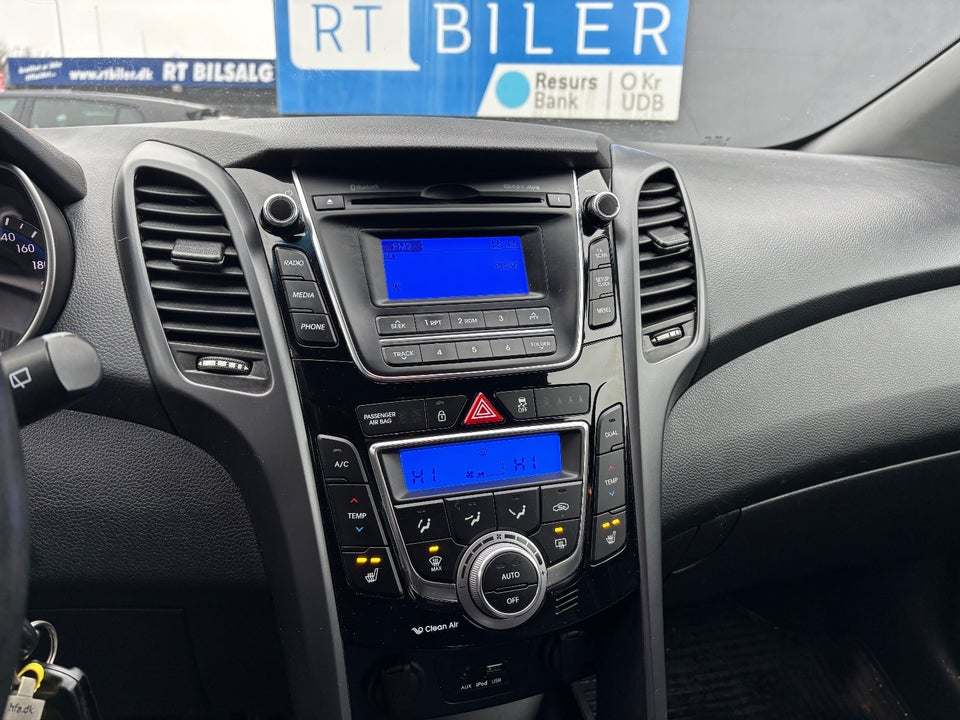 Hyundai i30 1,6 CRDi 110 EM-Edition 5d