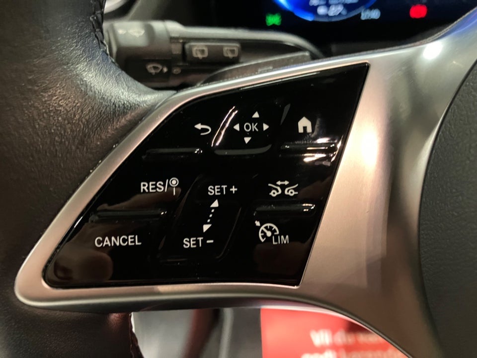 Mercedes EQA300 Progressive 4Matic 5d