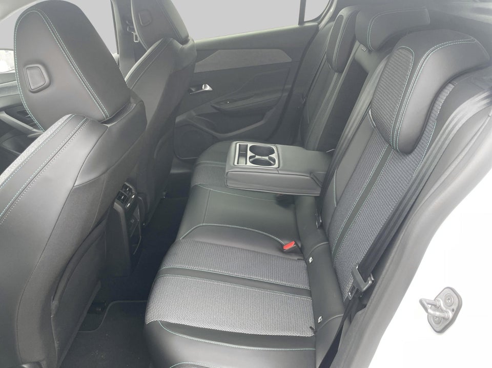 Peugeot 308 1,6 Hybrid First Selection+ EAT8 5d