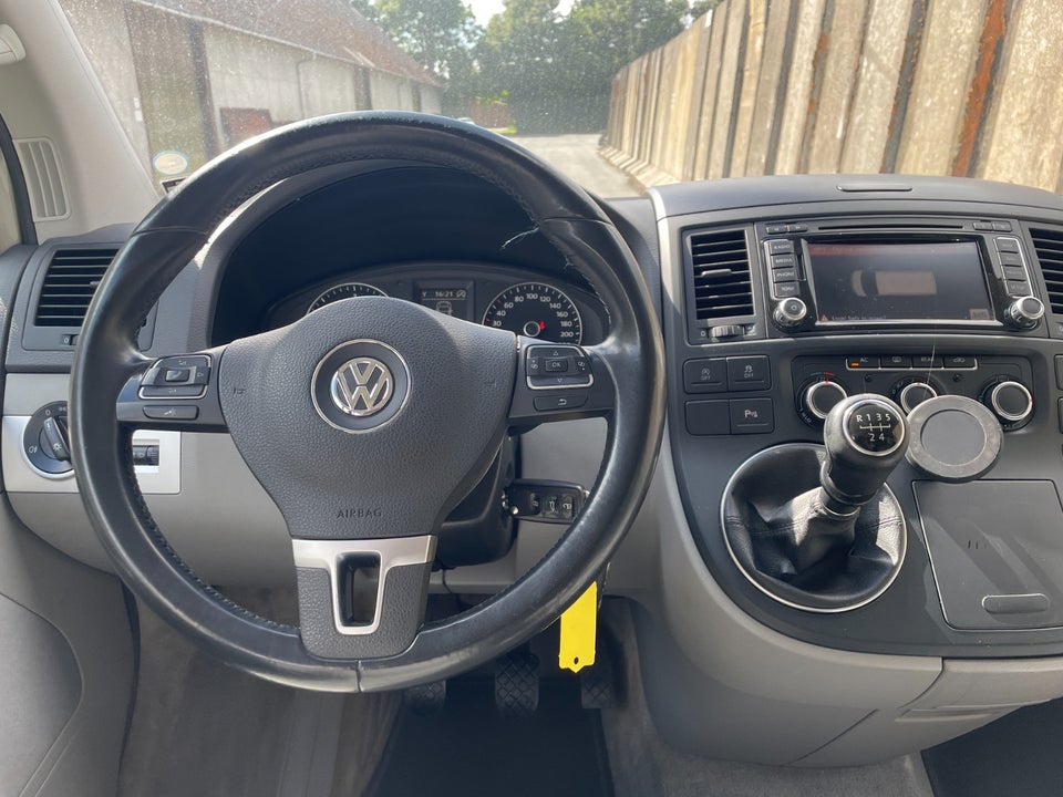 VW Multivan 2,0 TDi 114 Comfortline kort BMT 4d