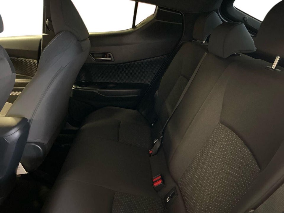Toyota C-HR 1,8 Hybrid Premium Selected CVT 5d
