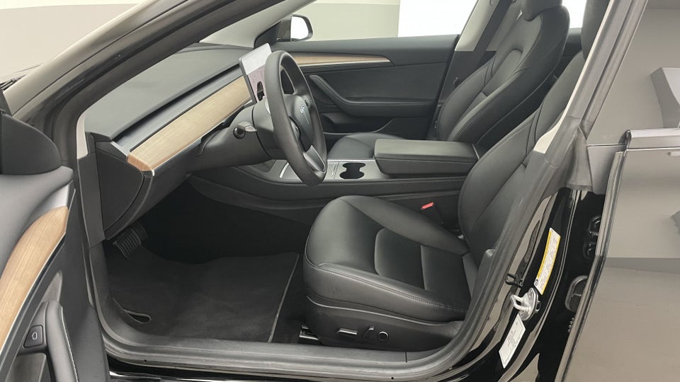 Tesla Model 3 Long Range AWD 4d