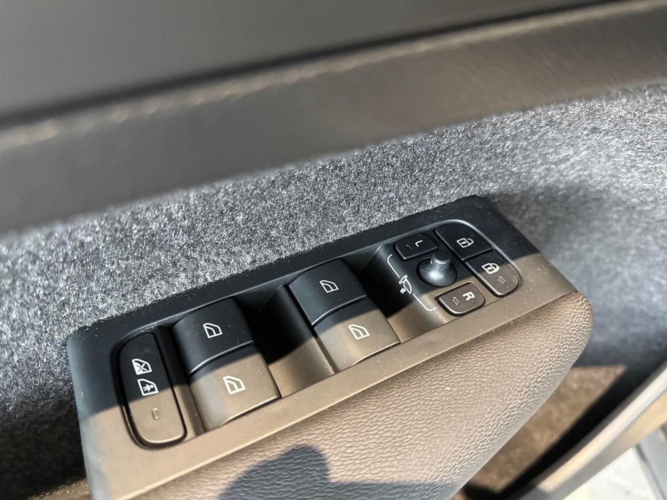 Volvo XC40 ReCharge Twin Plus 5d