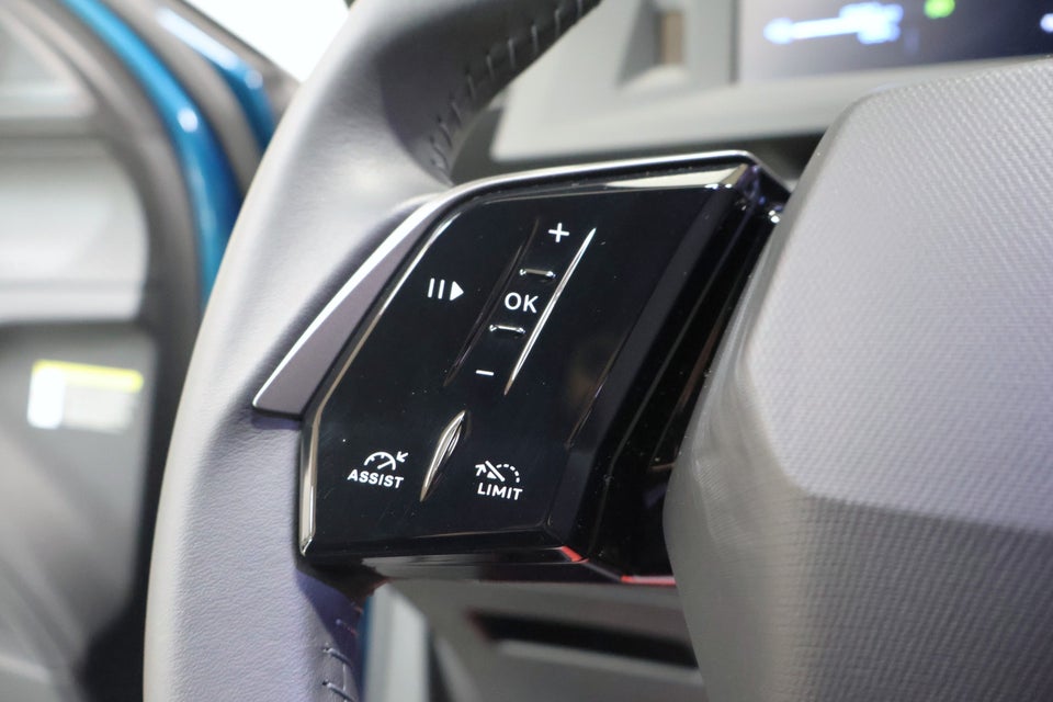 Peugeot e-5008 77 Allure Pack 7prs 5d