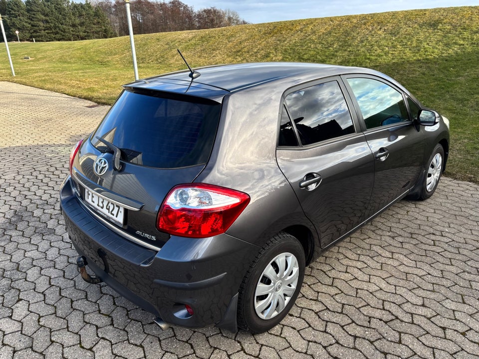 Toyota Auris 1,4 D-4D T2 5d
