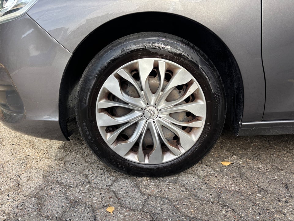 Citroën C4 1,2 PureTech 130 Feel EAT6 5d