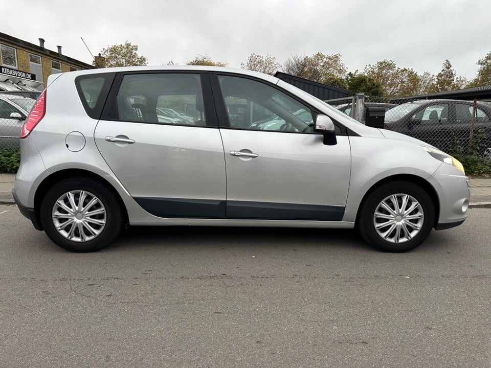 Renault Grand Scenic III 1,4 TCe 130 Dynamique 5d