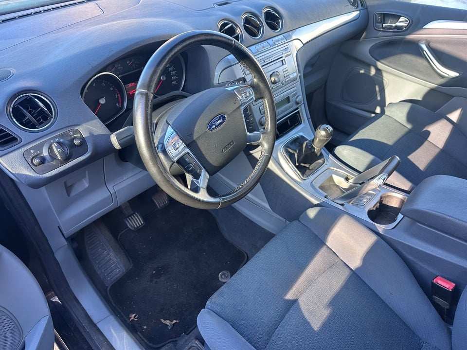 Ford S-MAX 2,0 Ambiente 7prs 5d