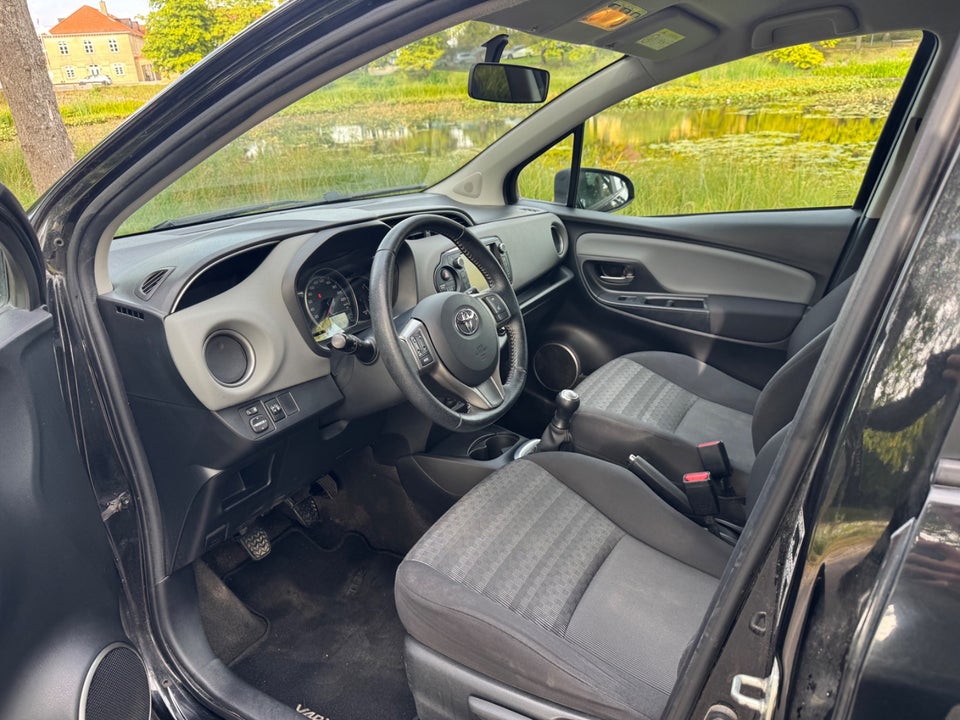Toyota Yaris 1,0 VVT-i T2 Komfort 5d