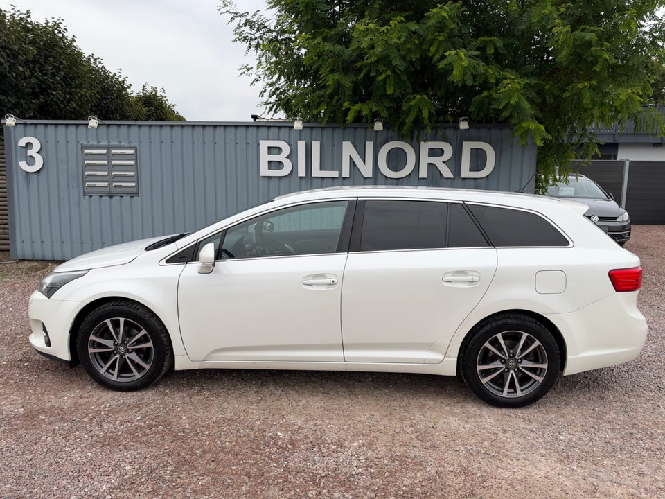 Toyota Avensis 1,8 VVT-i T2 Premium stc. 5d