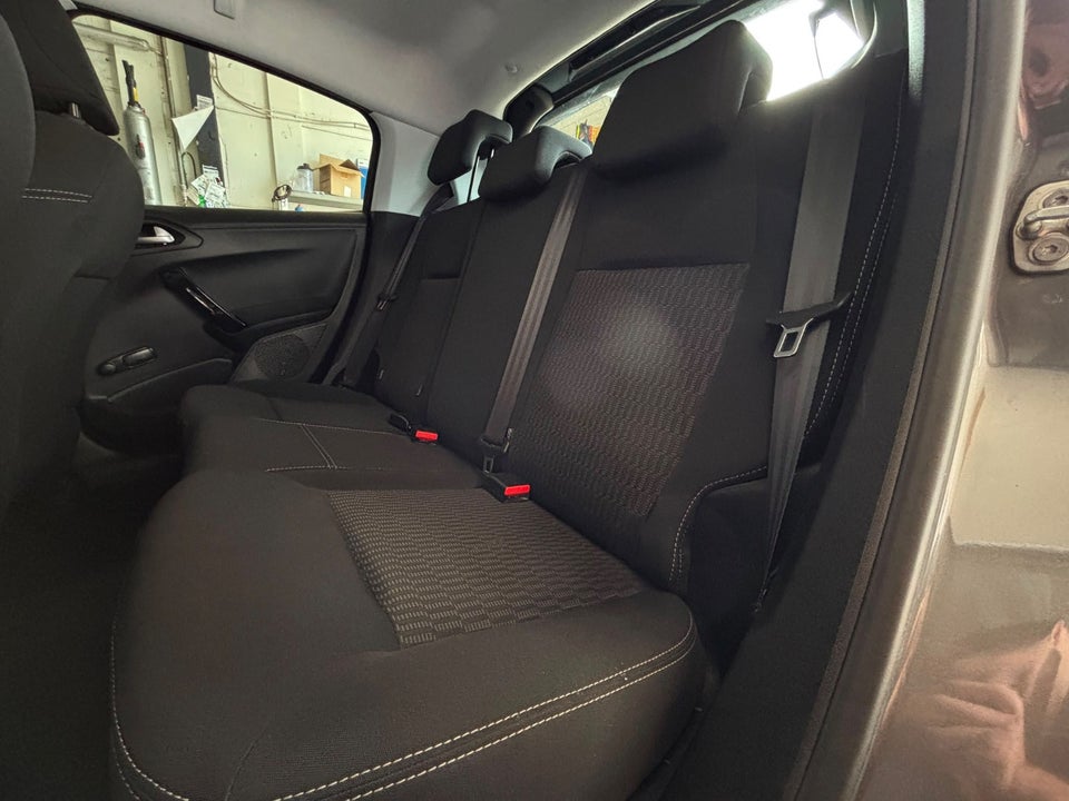 Peugeot 208 1,2 VTi 82 Allure 5d