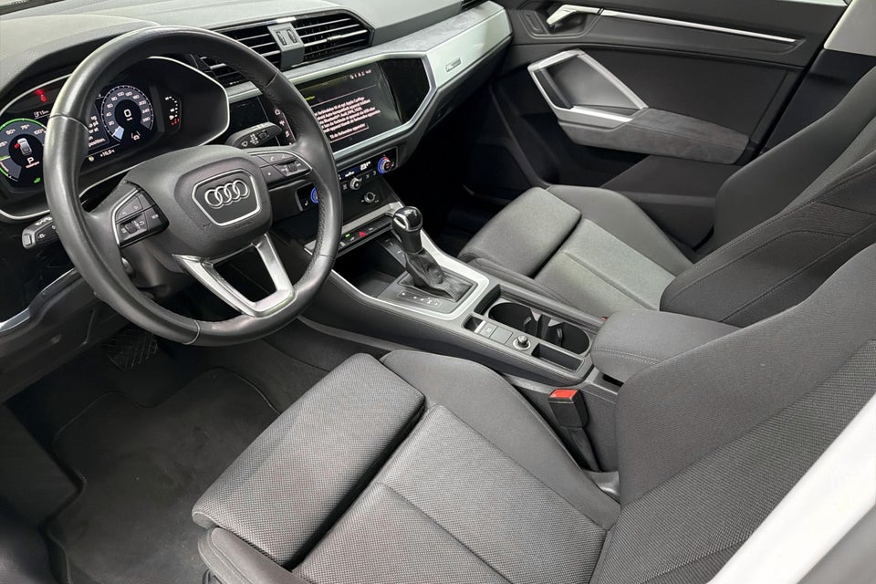 Audi Q3 45 TFSi e Attitude plus Sportback S-tr. 5d