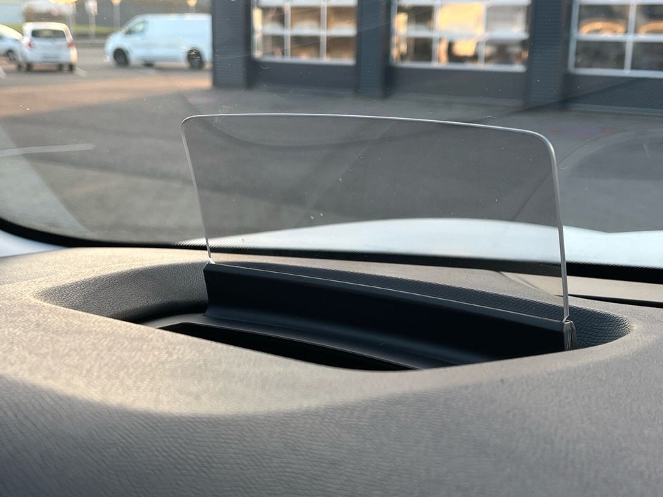 Citroën ë-C4 X 50 Shine 4d