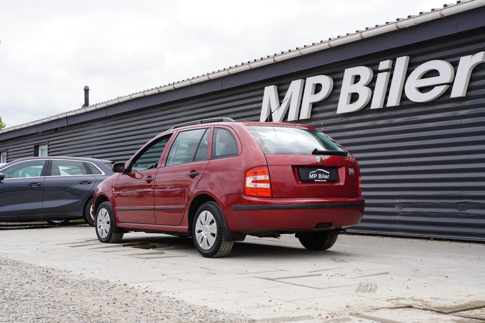 Skoda Fabia 1,4 16V 75 Ambiente Combi 5d