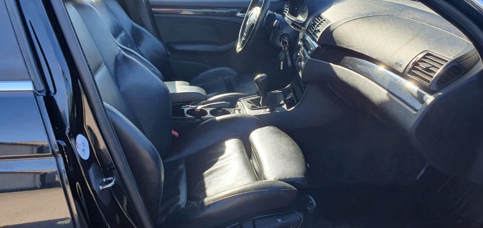 BMW 320i 2,2  4d