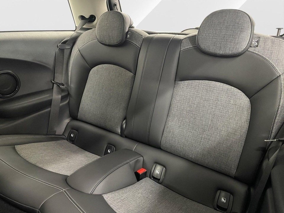 MINI Cooper SE Classic Trim 3d