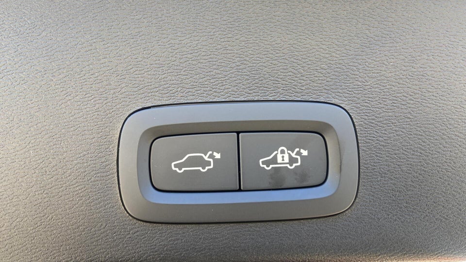 Volvo EX40 Twin Performance Plus 5d