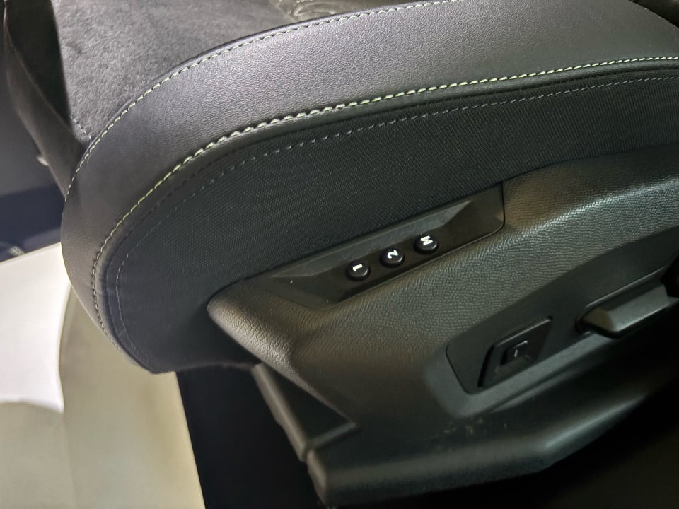 Peugeot e-5008 77 GT 7prs 5d