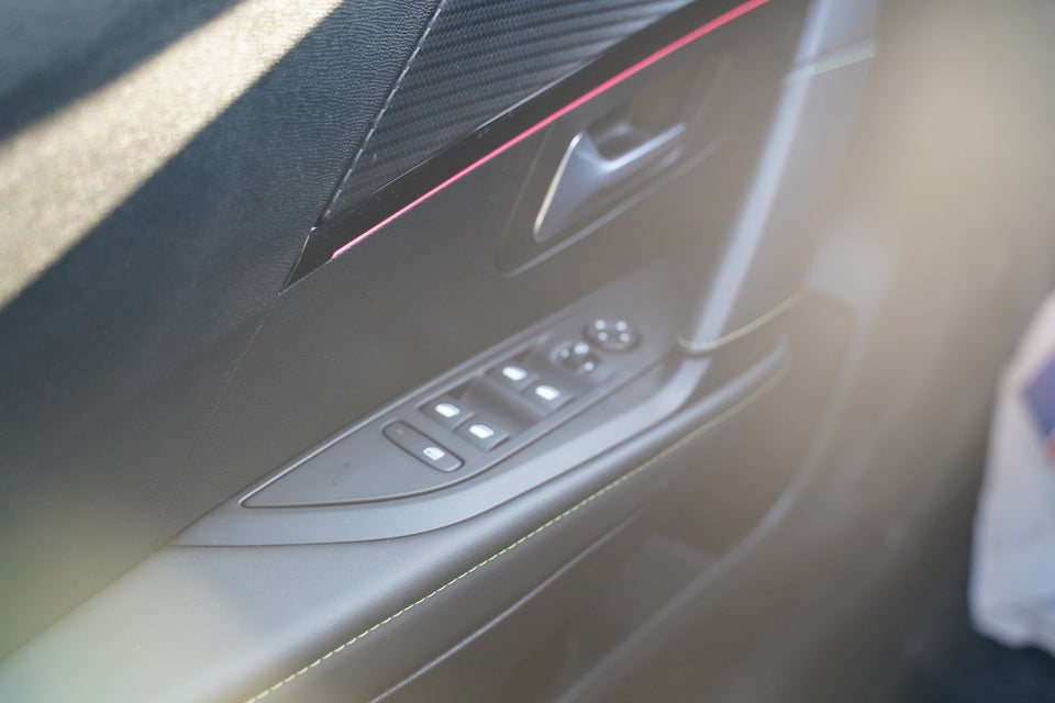 Peugeot e-208 50 GT Prime+ 5d