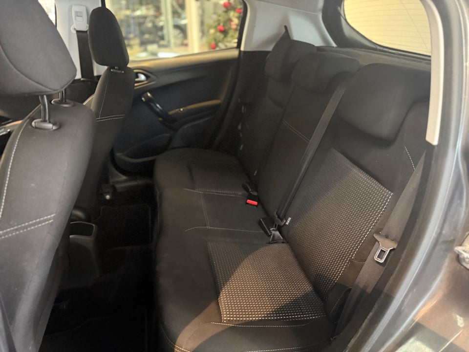 Peugeot 208 1,6 BlueHDi 100 Allure Sky 5d