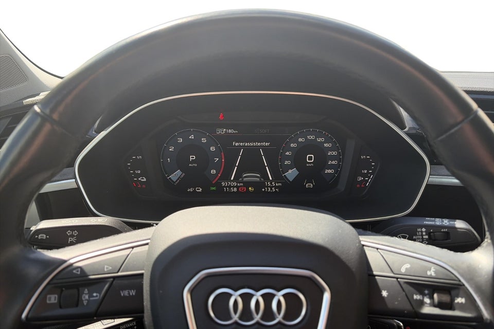 Audi Q3 45 TFSi e Attitude plus Sportback S-tr. 5d