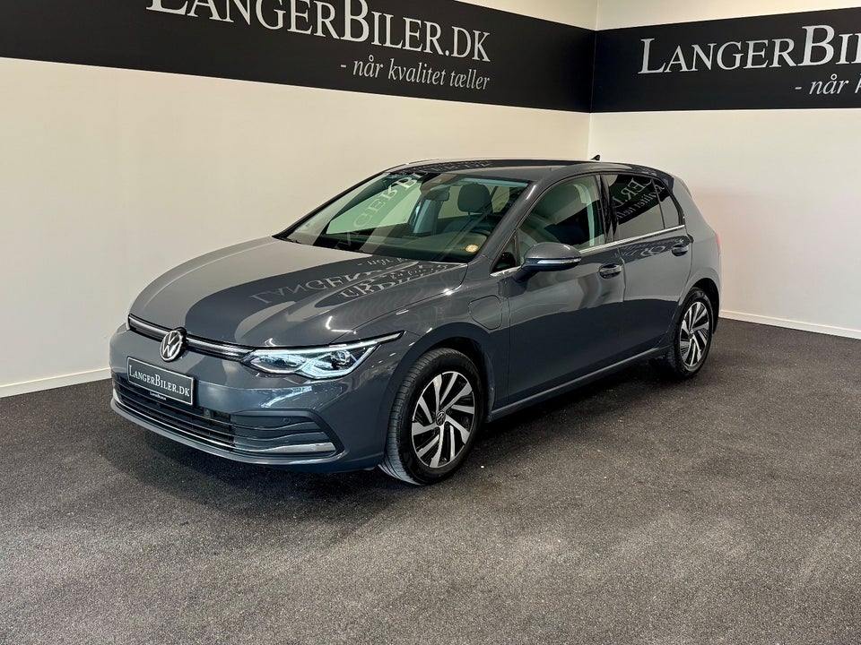 VW Golf VIII 1,4 eHybrid DSG 5d