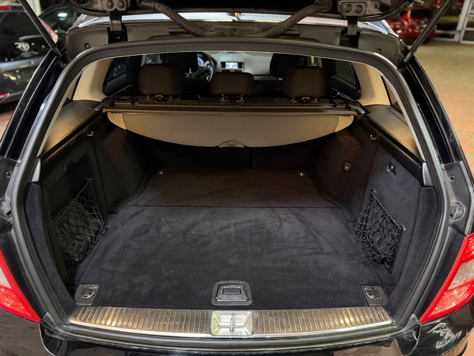 Mercedes C230 2,5 V6 Avantgarde aut. 4d