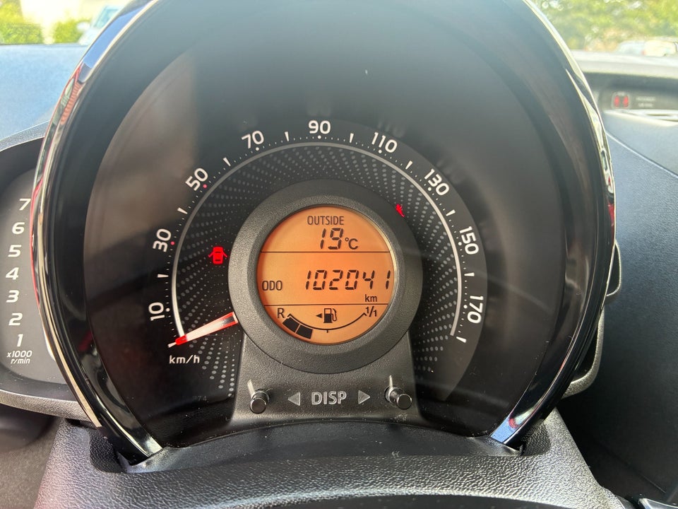 Toyota Aygo 1,0 VVT-i x-press 5d