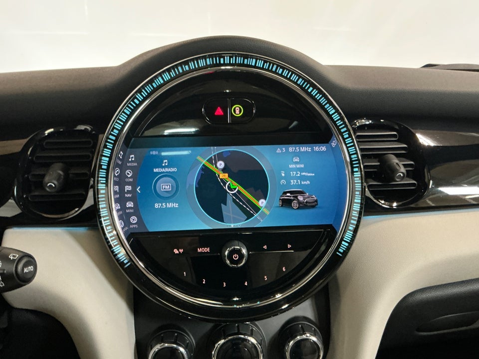 MINI Cooper SE Maximise 3d