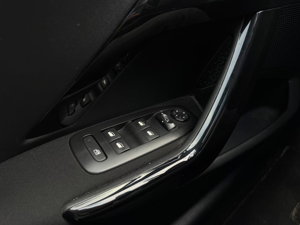 Peugeot 208 1,6 BlueHDi 100 Allure Sky 5d