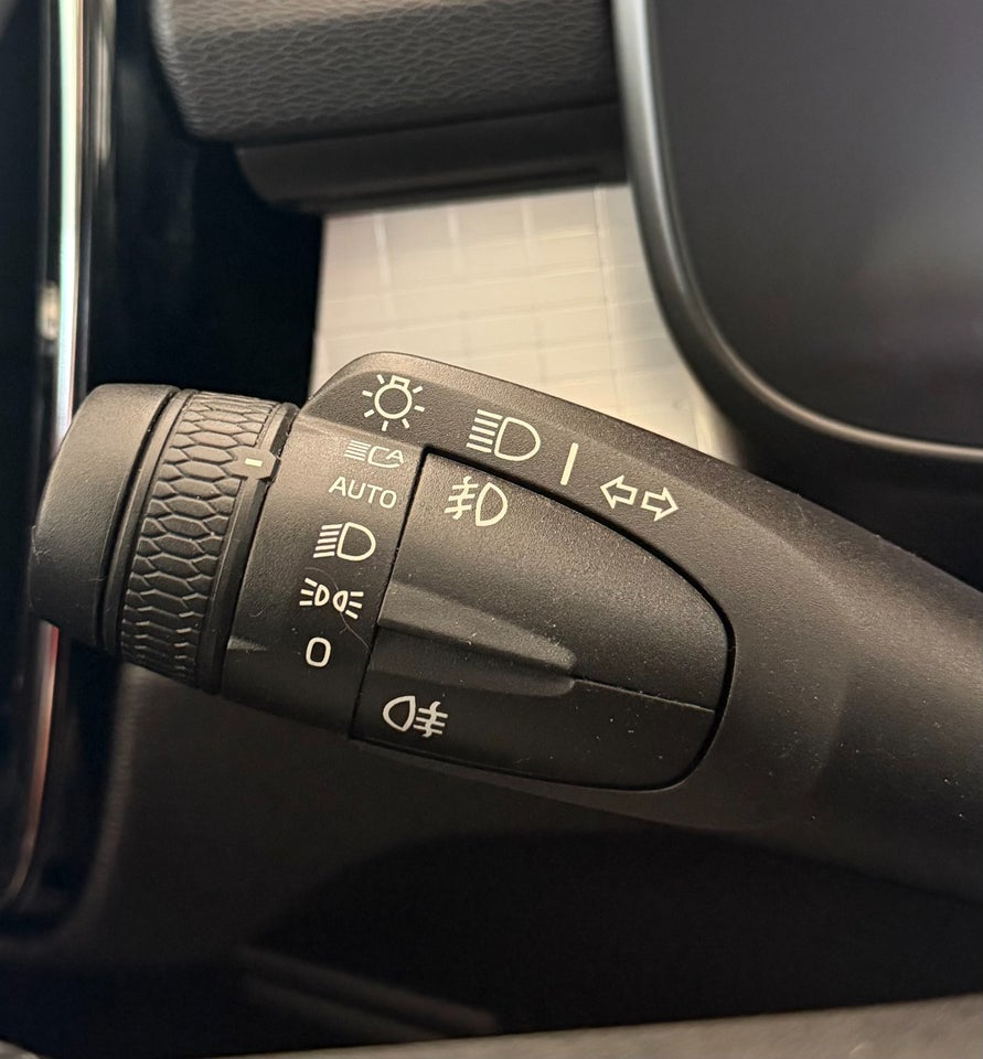 Volvo XC40 2,0 D4 200 Momentum Polestar aut. AWD 5d