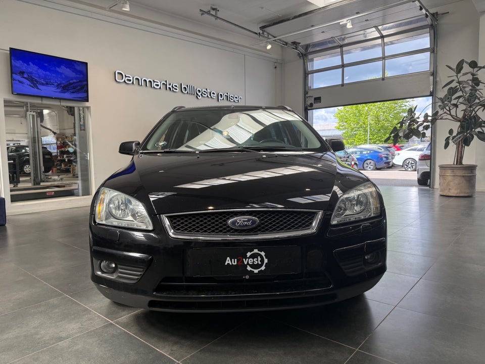 Ford Focus 1,6 Titanium 5d