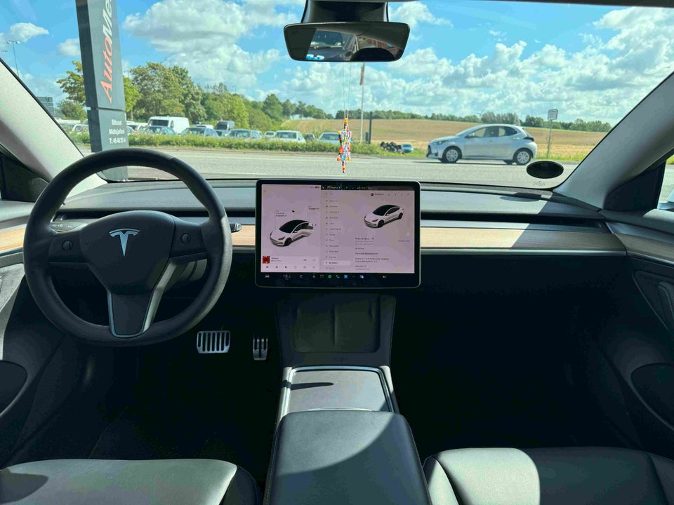 Tesla Model 3 Long Range AWD 4d