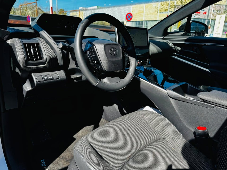 Toyota bZ4X Active 5d