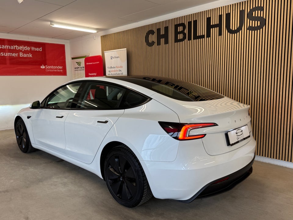 Tesla Model 3 Long Range AWD 4d