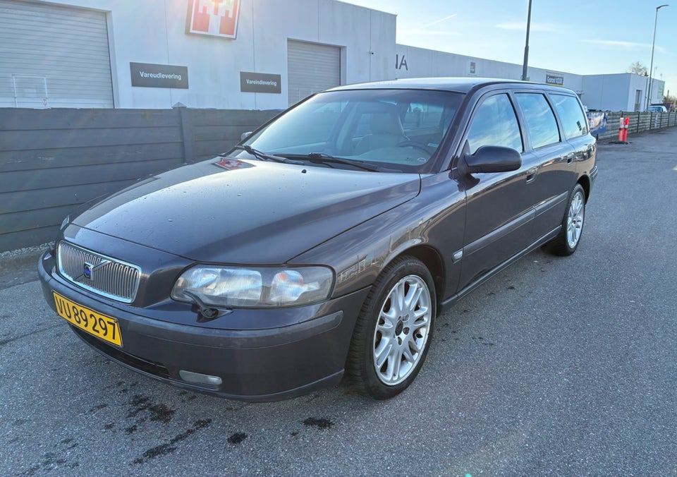 Volvo V70 2,3 T5 aut. 5d