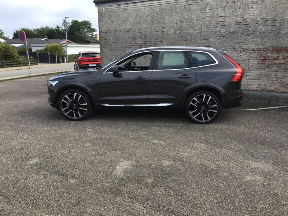 Volvo XC60 2,0 T8 ReCharge Ultimate Dark aut. AWD 5d