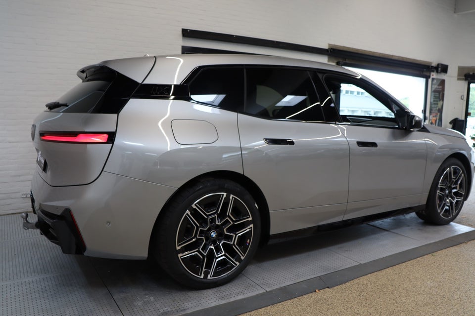 BMW iX xDrive45 M-Sport 5d