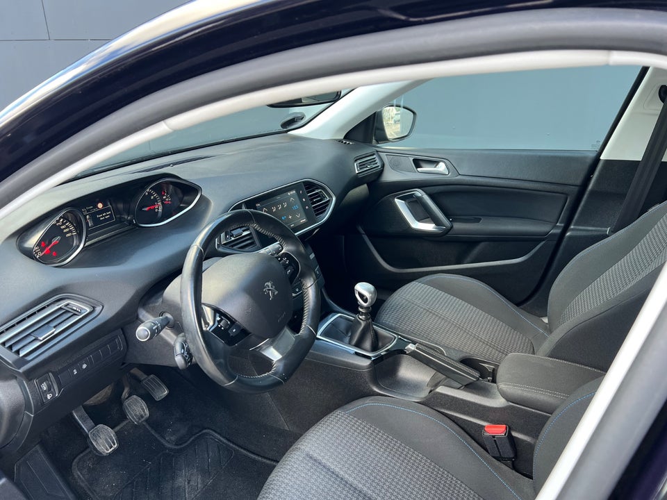 Peugeot 308 1,2 PureTech 130 Active 5d