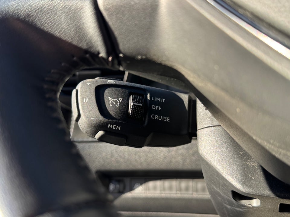 Peugeot 2008 1,2 PureTech 100 Allure Pack 5d