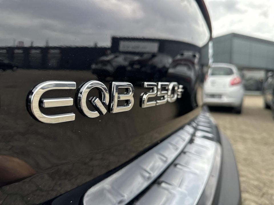 Mercedes EQB250+ AMG Advance 5d