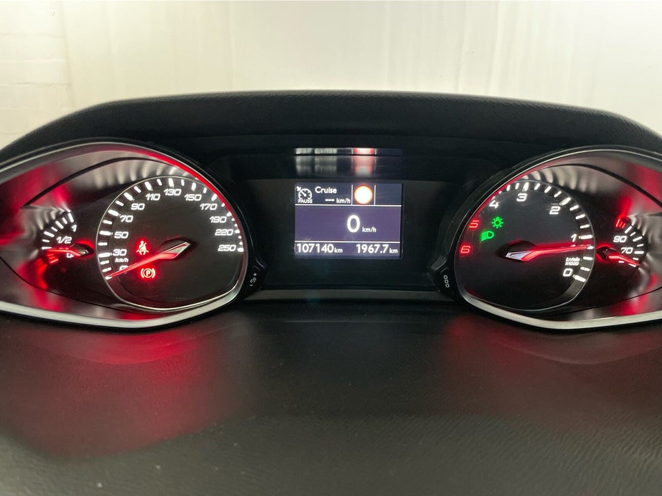 Peugeot 308 1,6 BlueHDi 120 Selection Sky SW 5d