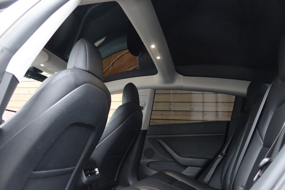 Tesla Model 3 Long Range AWD 4d